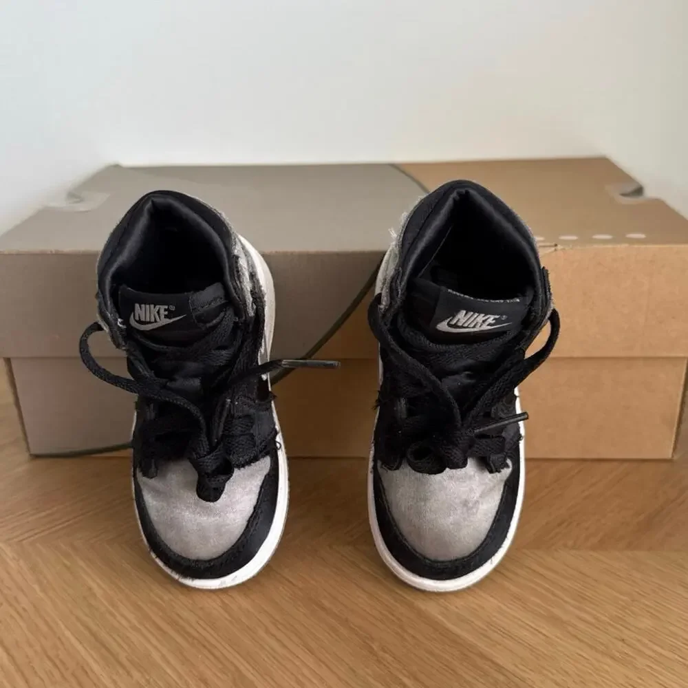 Nike Air Jordan 1 Satin Grey /Black Toddler Sneakers- SZ 6 C
